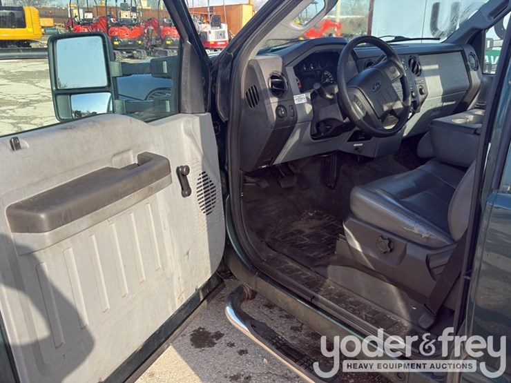 2011-ford-f350-image-36