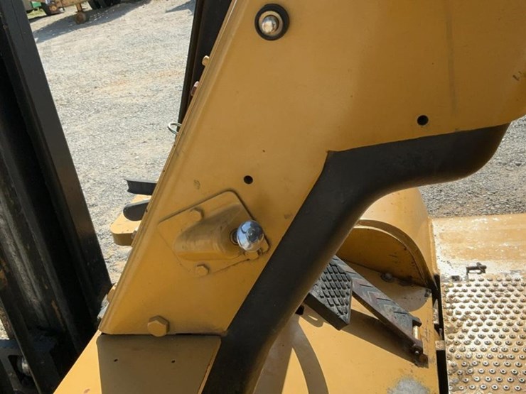 1976-caterpillar-v80c-image-15