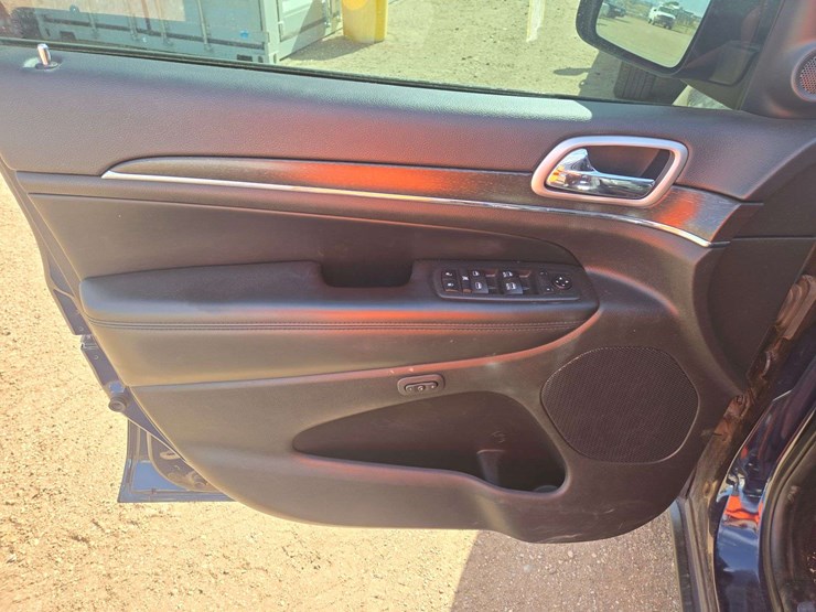 2018-jeep-grand-cherokee-limited-image-8