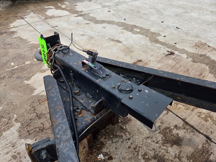 2011-caterpillar-xq20-image-11