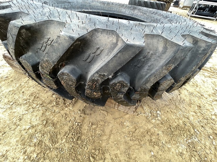 #7543-•-alliance-brand-telehandler-tire-image-17