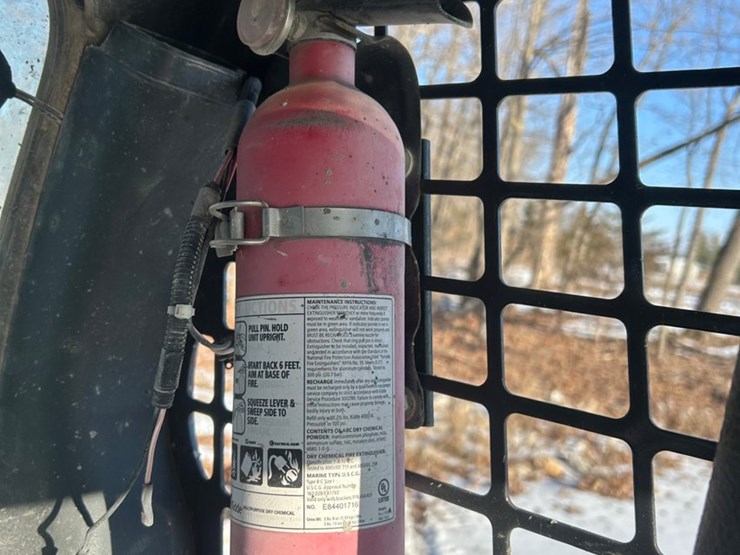 2017-bobcat-t550-image-30