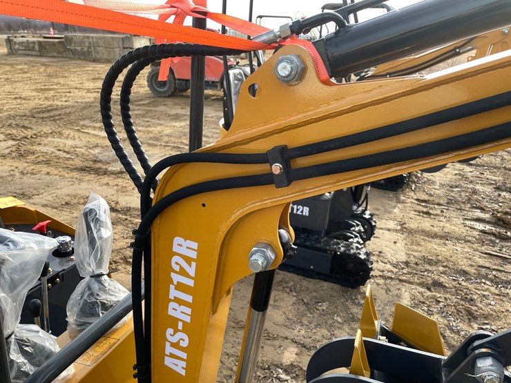 #1040-•-new-ats-rt12r-mini-excavator-image-22