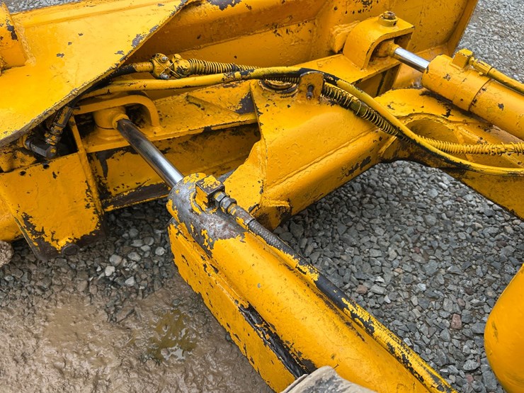 john-deere-350-image-12