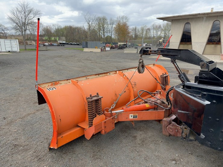 2010-mack-granite-gu713-image-10