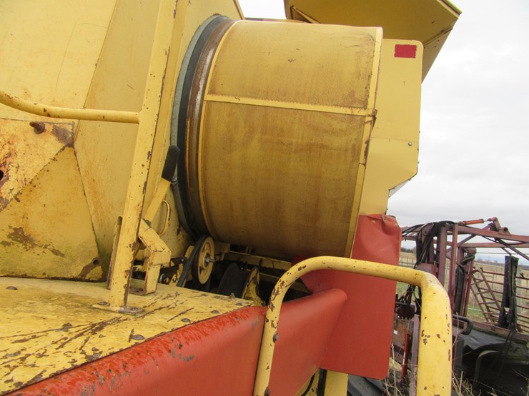 new-holland-tr96-image-18