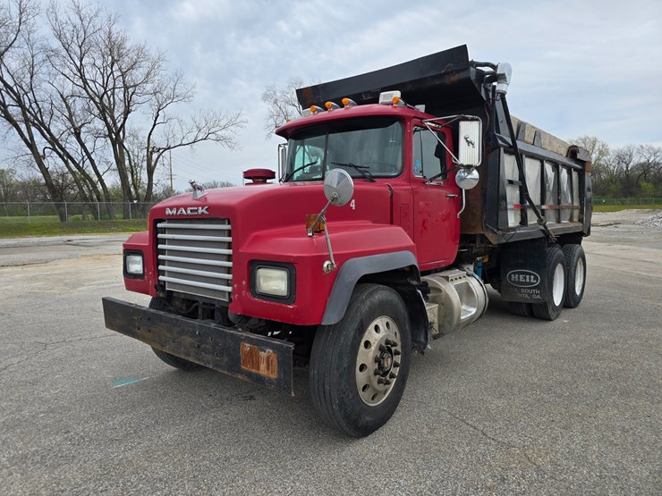 2003-mack-rd688s-image-2