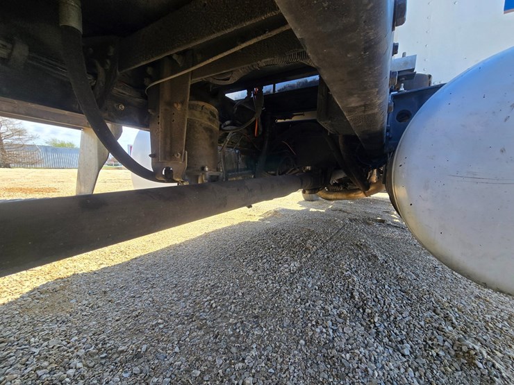 1996-peterbilt-377-image-89