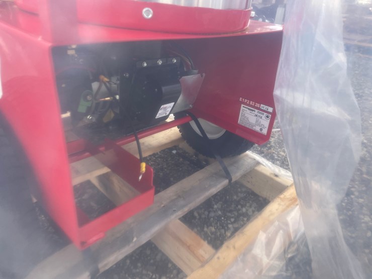 #3090-•-2026-magnum-4000-hot-water-pressure-washer-image-9