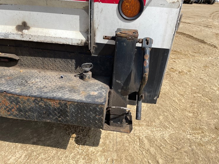 2011-ford-f550-image-28