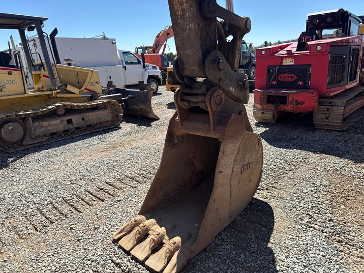 2009-deere-225-lc-image-12