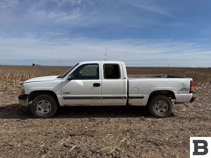 2002-chevrolet-silverado-1500-image-3