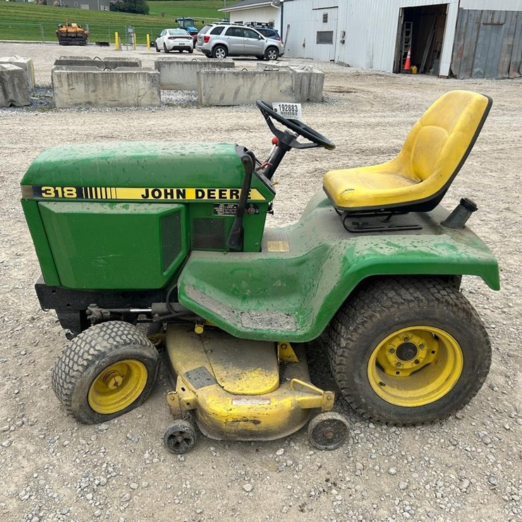 JOHN DEERE 318