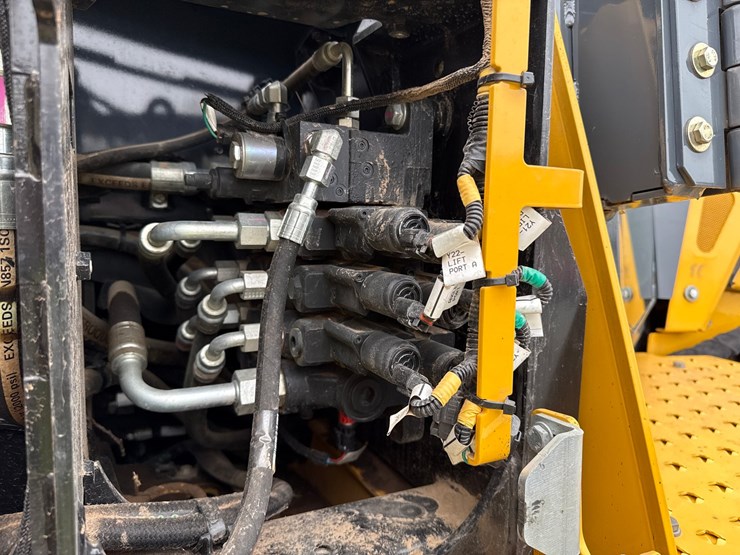 deere-700k-lgp-image-50