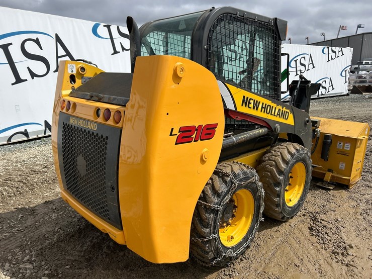 new-holland-l216-image-5