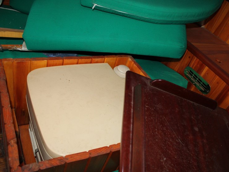 #9545-•-grimmalkin-–-18'-fenwick-williams-classic-wooden-catboat-w/-trailer-image-73