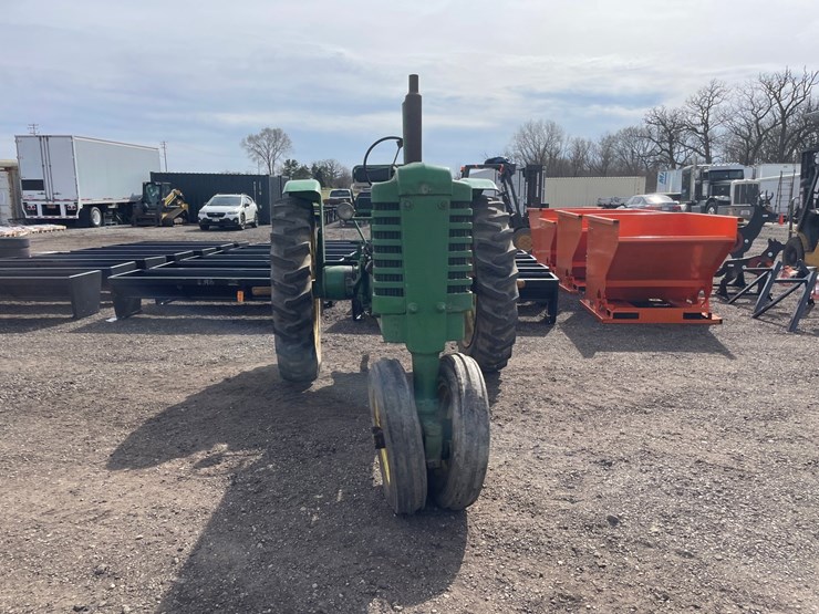 john-deere-b-image-2