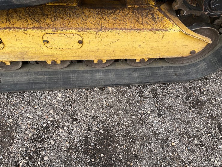 2013-gehl-rt210-image-15