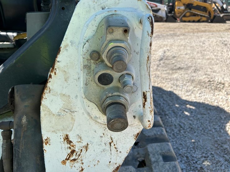 2015-bobcat-t590-image-11