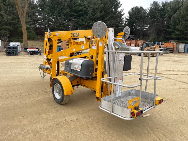 #7512-•-(m-1)-2021-haulotte-3522a-electric-towable-man-lift-image-7