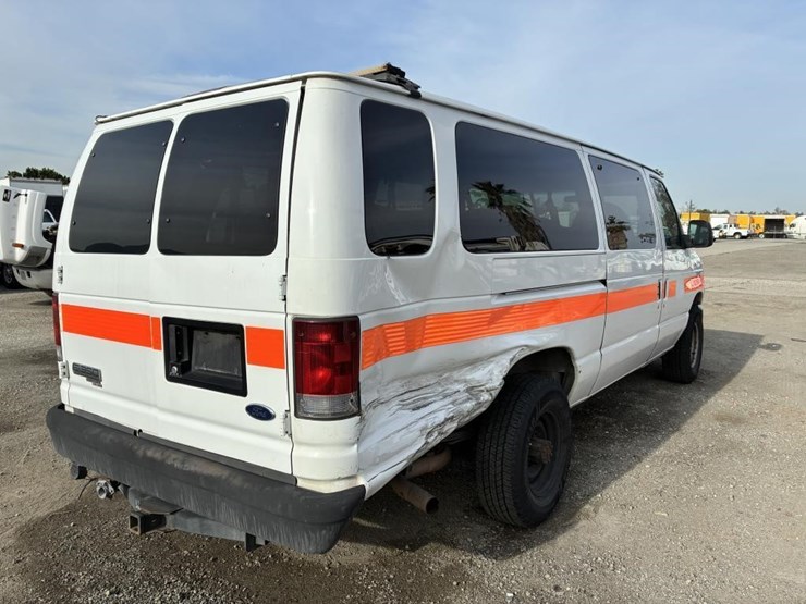 2008-ford-e350-image-3