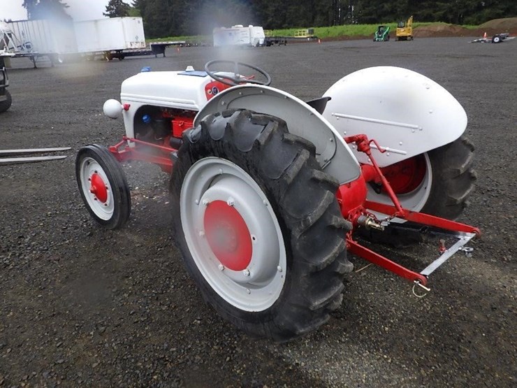 ford-tractor-image-8