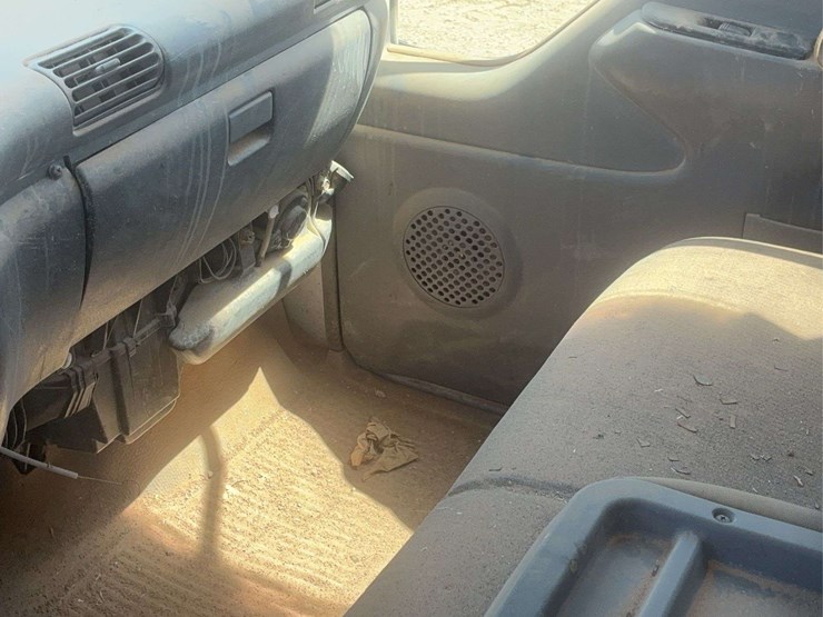 2006-chevrolet-w3500-image-29