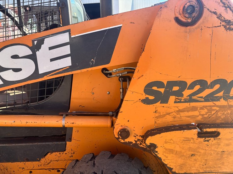 2011-case-sr220-image-11