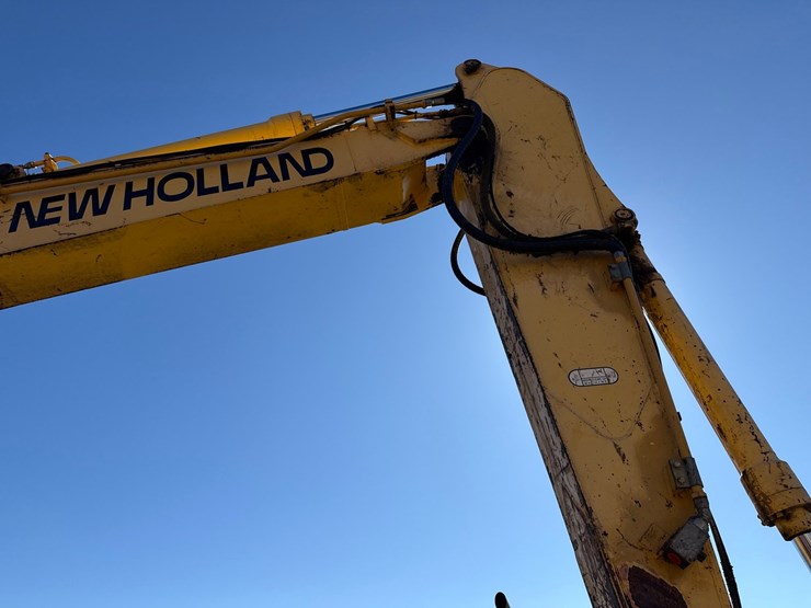 new-holland-eh160-image-20