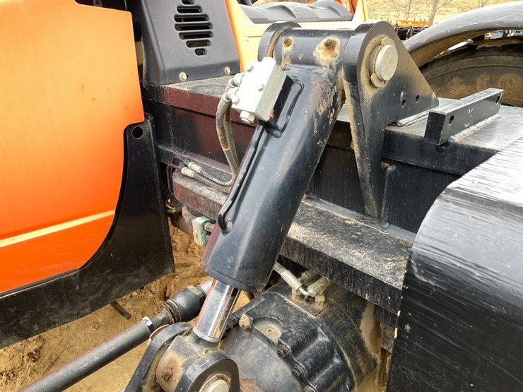 2014-jlg-g9-43a-image-43