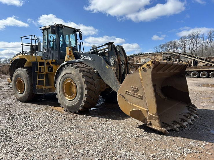 2012-deere-844k-image-7