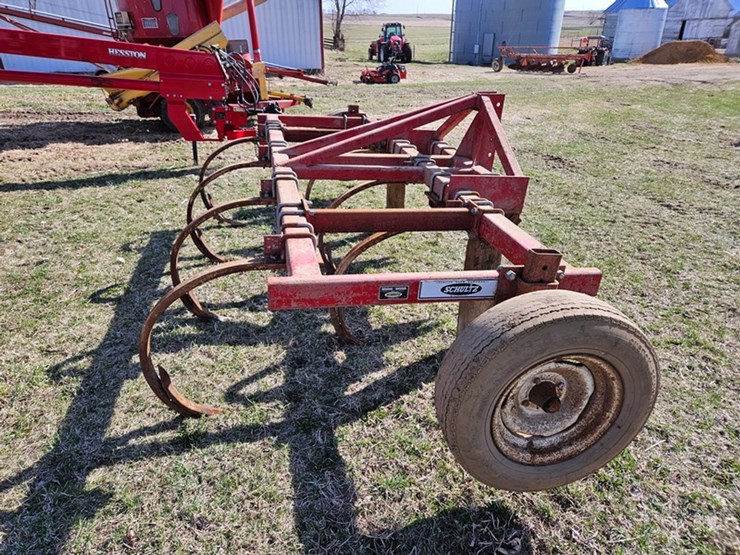 #529-•-schultz-7-shank-3pt-chisel-plow-image-6