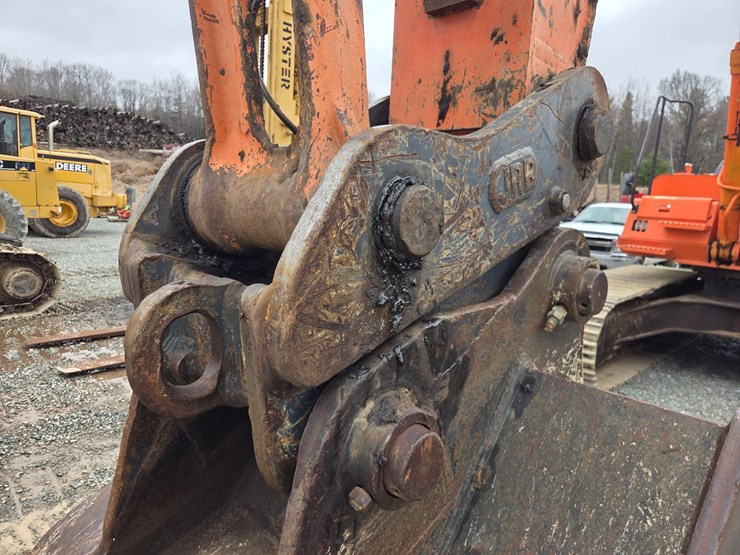 hitachi-zx330-lc-image-14