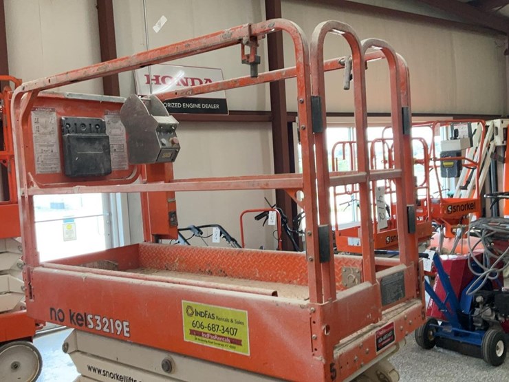 #412-•-2019-snorkel-19'-scissor-lift-image-29