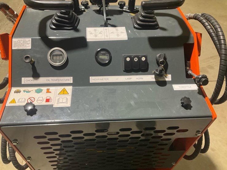 #1003-•-new-landhero-t460-mini-skid-steer-image-15