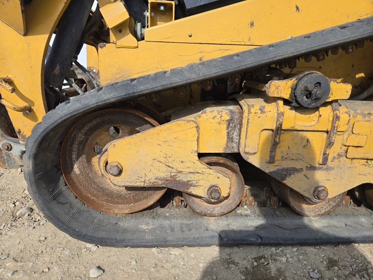 2019-caterpillar-259d3-image-50