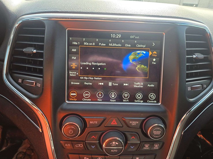 2018-jeep-grand-cherokee-limited-image-11