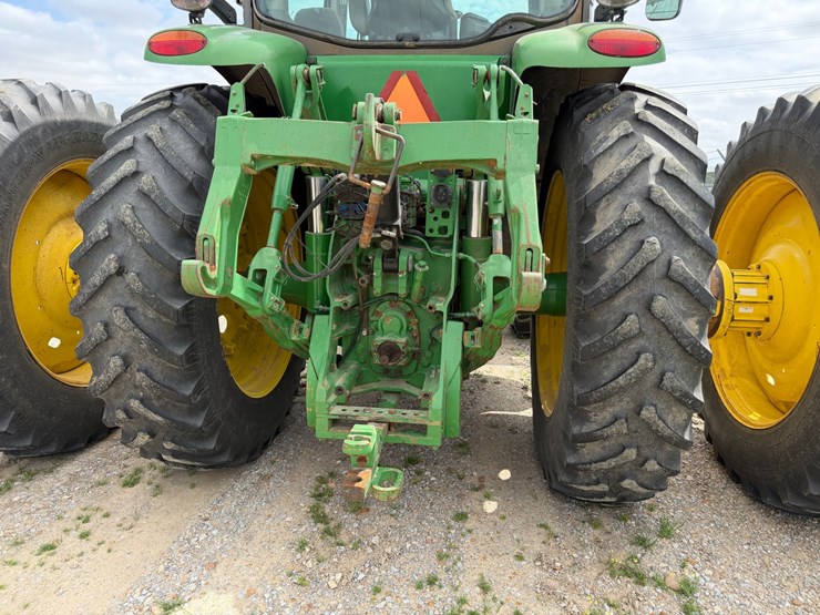 2010-john-deere-8270r-image-19
