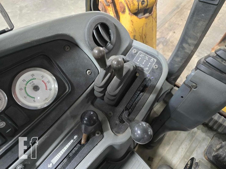 2005-caterpillar-420d-it-image-28