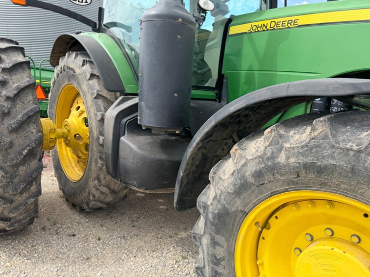 2012-john-deere-8285r-image-38