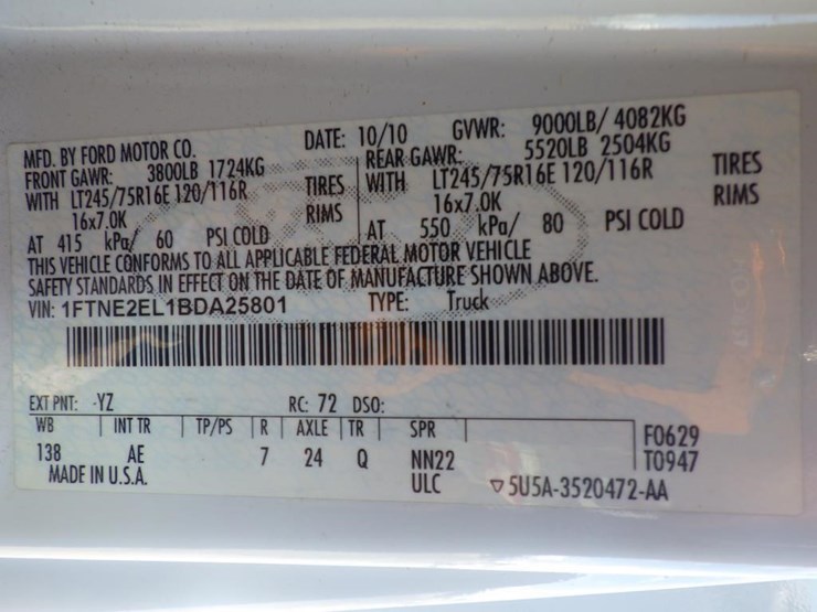 2011-ford-cargo-image-16