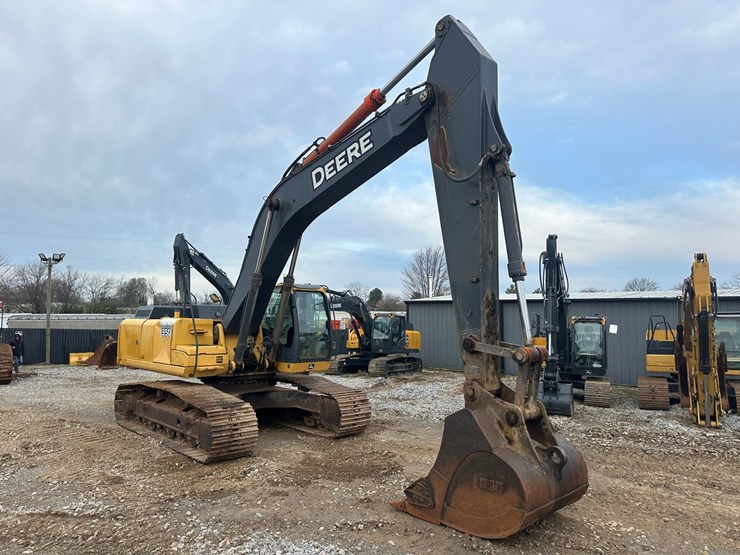 2013-deere-350g-lc-image-7