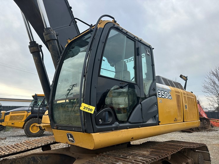 2013-deere-350g-lc-image-11