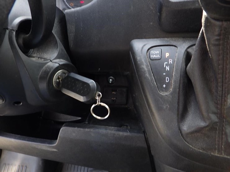 2018-dodge-3500-image-29