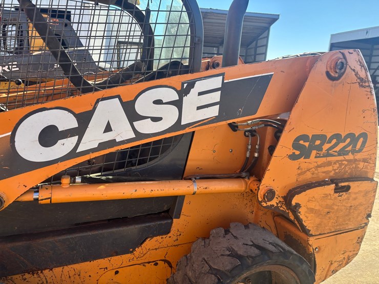 2011-case-sr220-image-10