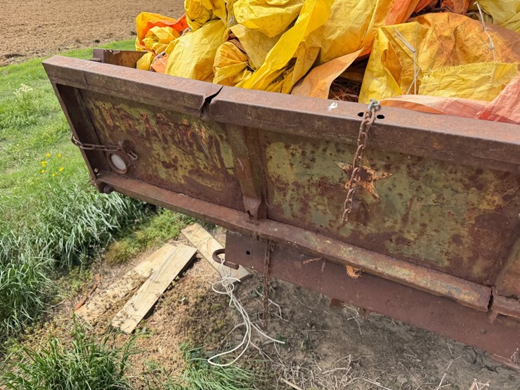 #45264-•-9'-utility-trailer-w/levee-spills-image-10