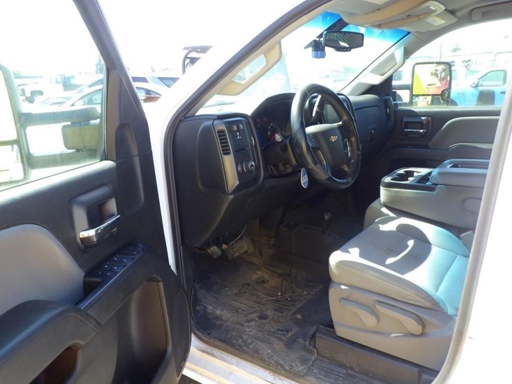 2019-chevrolet-2500hd-image-5