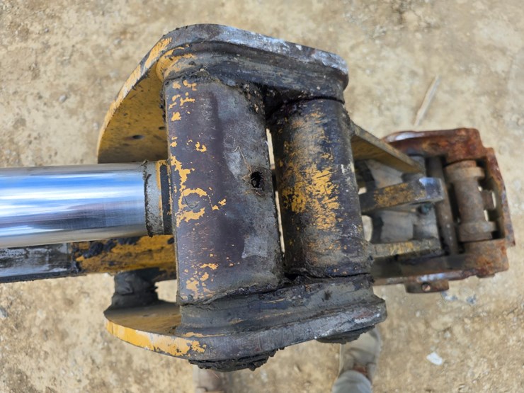 2005-caterpillar-420d-image-66