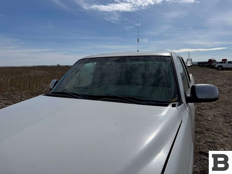 2002-chevrolet-silverado-1500-image-10