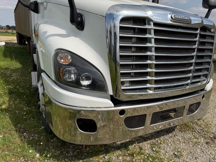 #45283-•-2016-freightliner-cascadia-daycab-truck-tractor-vin:-3akjgedv9gsgy4090-image-34